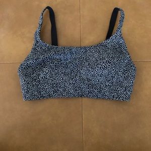 Lululemon sports bra 8 C/D